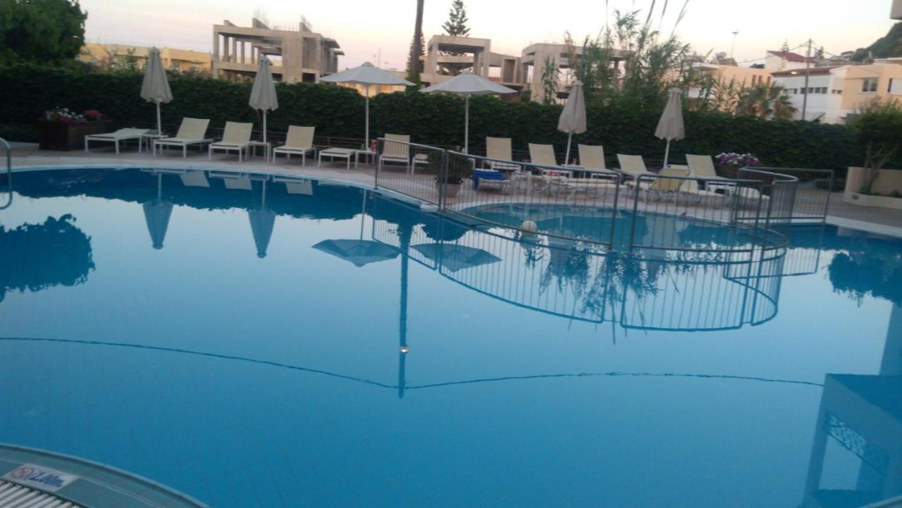 Melina Beach Platanés Екстериор снимка