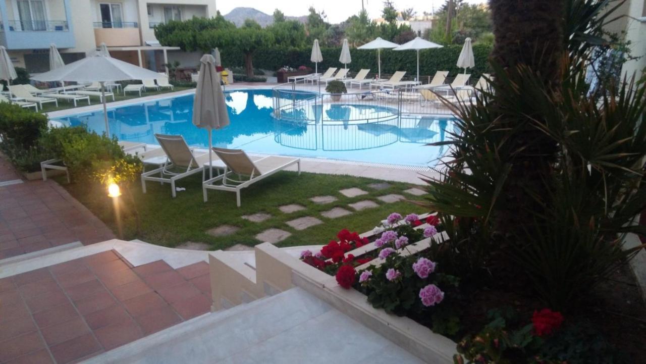 Melina Beach Platanés Екстериор снимка